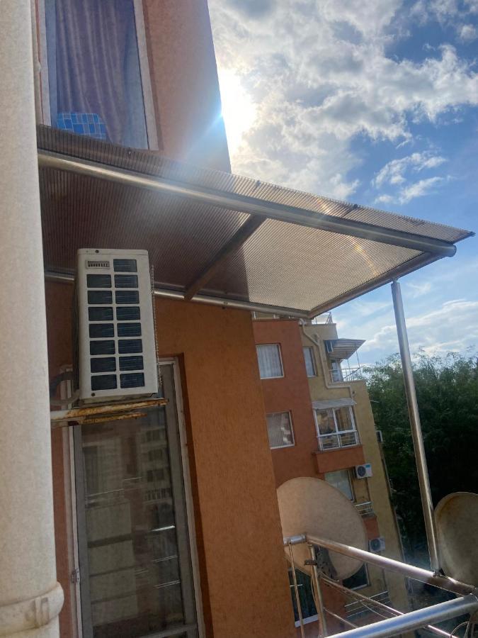 Pomorie Apartment Bagian luar foto